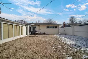 7742 Catalpa Ave, Hammond, IN 46324 - Photo 22