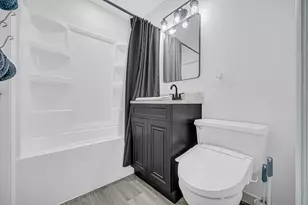 7742 Catalpa Ave, Hammond, IN 46324 - Photo 16