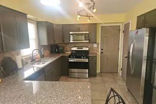 1241 W 56th Ave, Merrillville, IN 46410 - Photo 4