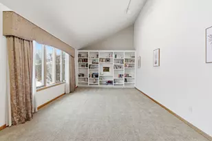 713 N Robin Ct, Griffith, IN 46319 - Photo 4