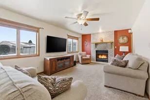 713 N Robin Ct, Griffith, IN 46319 - Photo 8