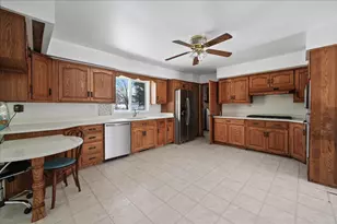 285 N 600 W, Valparaiso, IN 46385 - Photo 2