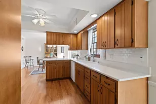 8423 Harrison Ave, Munster, IN 46321 - Photo 16