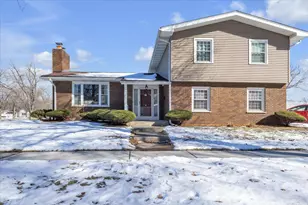 1400 Fran-lin Pkwy, Munster, IN 46321 - Photo 1