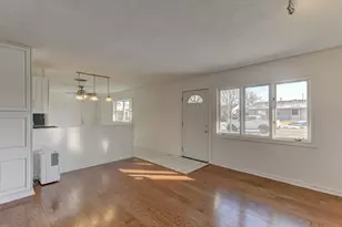 8022 Sycamore Ave, Highland, IN 46322 - Photo 4