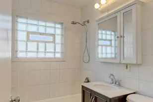 8022 Sycamore Ave, Highland, IN 46322 - Photo 14