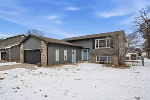 401 N Lillian St, Griffith, IN 46319 - Photo 2