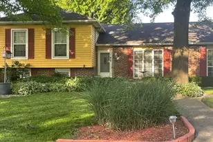 1541 Fox Point Dr, Chesterton, IN 46304 - Photo 4