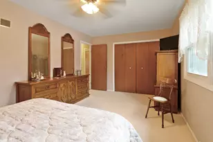 2930 Crabapple Ln, Hobart, IN 46342 - Photo 12