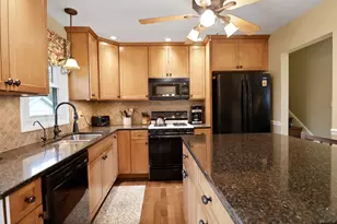 2930 Crabapple Ln, Hobart, IN 46342 - Photo 8