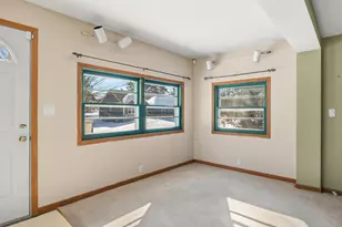 512 Hill St, La Porte, IN 46350 - Photo 6