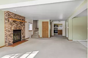 512 Hill St, La Porte, IN 46350 - Photo 4