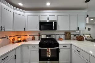 1427 Austin Ave, Schererville, IN 46375 - Photo 8