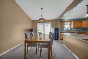 2545 Tulip Ln, Hobart, IN 46342 - Photo 10