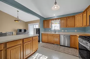 2545 Tulip Ln, Hobart, IN 46342 - Photo 6