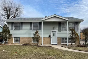 937 N Wood Ave, Griffith, IN 46319 - Photo 1