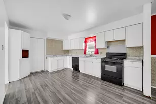 2450 Clydia St, Portage, IN 46368 - Photo 6