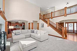 2605 Nottingham Dr, Valparaiso, IN 46383 - Photo 8