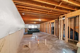 2605 Nottingham Dr, Valparaiso, IN 46383 - Photo 38