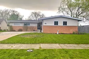 254 E Greenwood Ave, Crown Point, IN 46307 - Photo 2