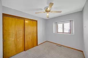 9410 Farmer Dr, Highland, IN 46322 - Photo 12