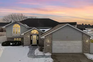 1691 Ruby Ct, Hobart, IN 46342 - Photo 2