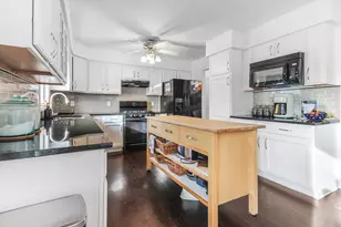 1691 Ruby Ct, Hobart, IN 46342 - Photo 8