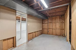 437 Fairview Ave, Crown Point, IN 46307 - Photo 20