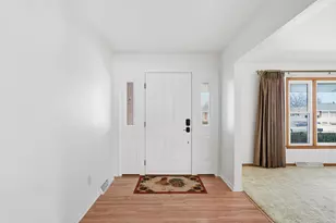 437 Fairview Ave, Crown Point, IN 46307 - Photo 2