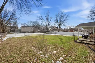 437 Fairview Ave, Crown Point, IN 46307 - Photo 22