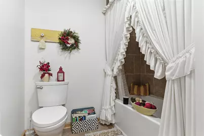 9960 Wildwood Place, Demotte, IN 46310 - Photo 14