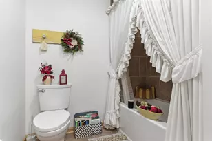 9960 Wildwood Pl, Demotte, IN 46310 - Photo 14