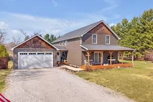 9960 Wildwood Pl, Demotte, IN 46310 - Photo 2