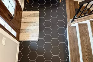 8183 Old Oak Dr, Demotte, IN 46310 - Photo 6