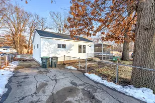 515 S Indiana St, Hobart, IN 46342 - Photo 2