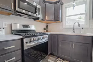 845 Floyd St, Gary, IN 46403 - Photo 8