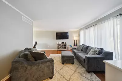 1040 Fran Lin Parkway, Munster, IN 46321 - Photo 4