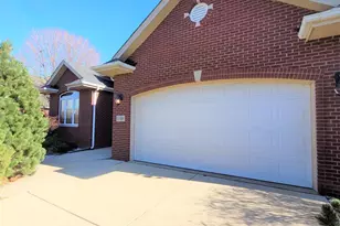 10349 Sutton Pl, Munster, IN 46321 - Photo 1