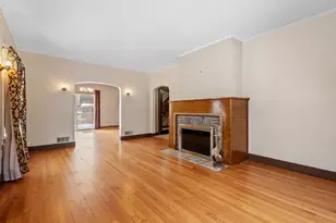 109 Elmwood Pl, Crown Point, IN 46307 - Photo 4