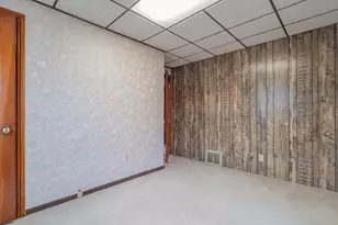 622 N Lafayette St, Griffith, IN 46319 - Photo 16