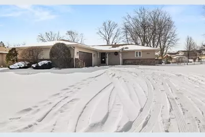 943 Pawnee Drive, Crown Point, IN 46307 - Photo 2