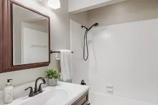 943 Pawnee Dr, Crown Point, IN 46307 - Photo 12