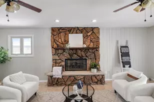 943 Pawnee Dr, Crown Point, IN 46307 - Photo 10