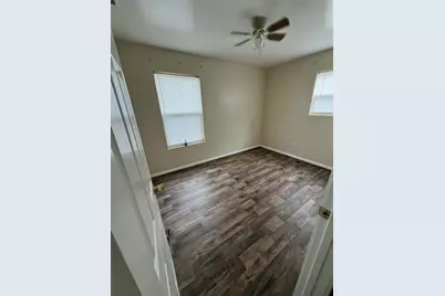 550 S Wayne Street, Gary, IN 46403 - Photo 10