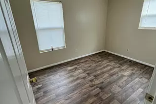 550 S Wayne St, Gary, IN 46403 - Photo 10