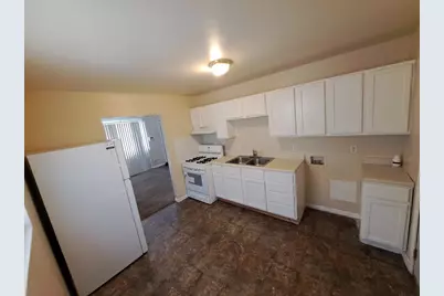 550 S Wayne Street, Gary, IN 46403 - Photo 4