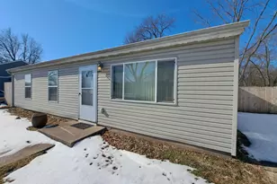 550 S Wayne St, Gary, IN 46403 - Photo 1