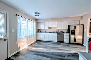 8845 Clark Pl, Crown Point, IN 46307 - Photo 6