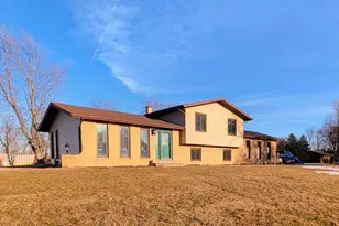 8845 Clark Pl, Crown Point, IN 46307 - Photo 16