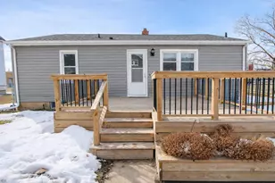 1802 Washington St, Michigan City, IN 46360 - Photo 4